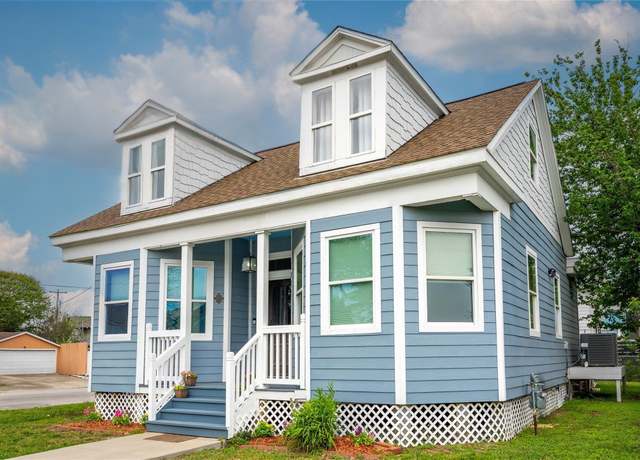 Property at 1828 Ursuline St, Galveston, TX 77550, 3 beds, 2 baths