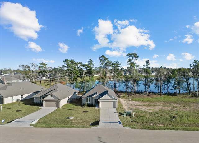 Property at 457 Shoreview Dr, Conroe, TX 77303, 3 beds, 2 baths
