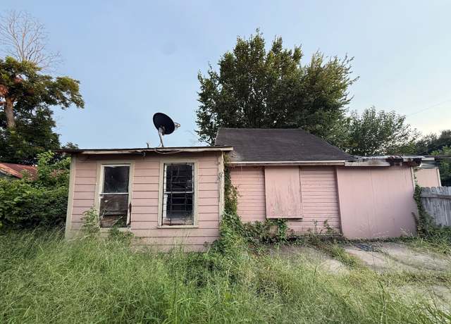 Property at 3406 Gano St, Houston, TX 77009, 4 beds, 2 baths