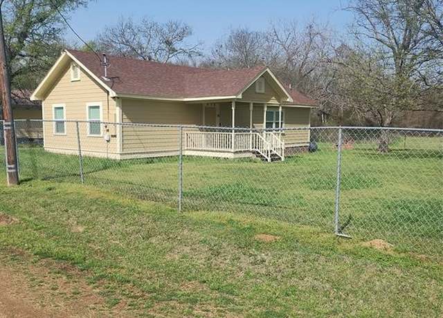 Property at 609 W Barton St, Calvert, TX 77837, 2 beds, 2 baths