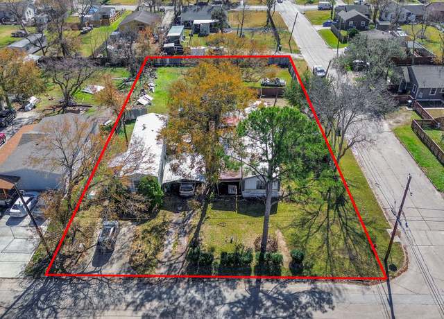 Property at 147 W Austin Ave, Pasadena, TX 77502