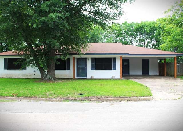 Property at 1314 Hooks St, Crockett, TX 75835, 3 beds, 2 baths