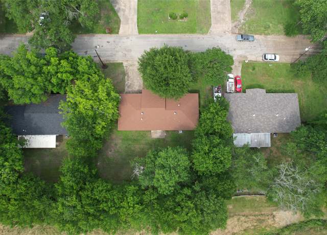 Property at 1314 Hooks St, Crockett, TX 75835, 3 beds, 2 baths