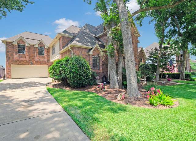 Property at 1114 Plantation Dr, Richmond, TX 77406, 4 beds, 3.5 baths