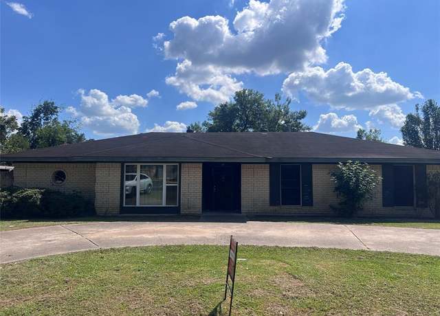 Property at 201 Mcelroy Ave, Wharton, TX 77488, 3 beds, 2 baths