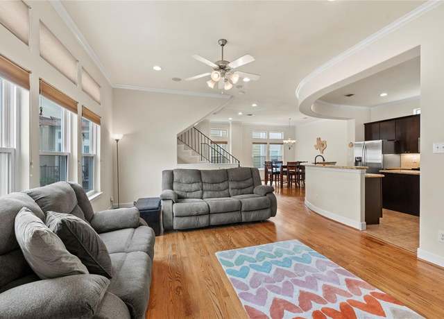 Property at 5329 Kansas St, Houston, TX 77007, 3 beds, 3.5 baths