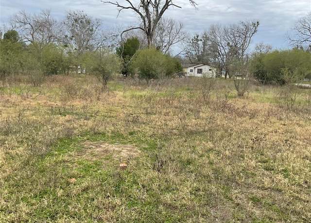 Property at 301 Alonzo St, Cuero, TX 77954