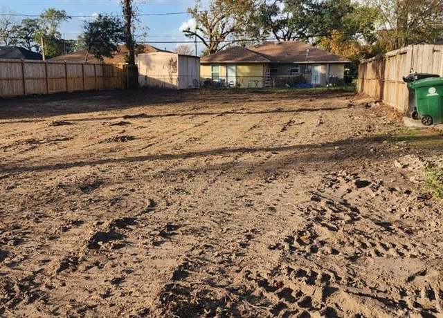 Property at 2214 Hewitt Dr, Houston, TX 77018
