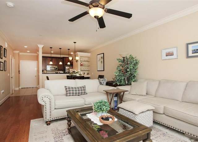 Property at 2203 Dorrington St #208, Houston, TX 77030, 1 bed, 1.5 baths