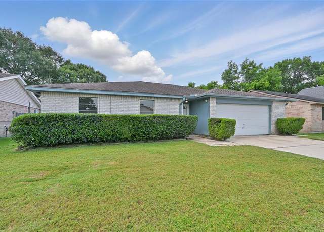 Property at 10119 Peachridge Dr, Houston, TX 77070, 4 beds, 2 baths