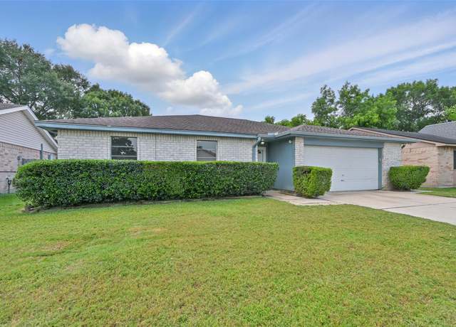 Property at 10119 Peachridge Dr, Houston, TX 77070, 4 beds, 2 baths