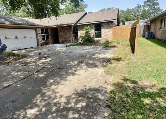 Property at 207 Black Rock Rd, Houston, TX 77015, 5 beds, 3 baths