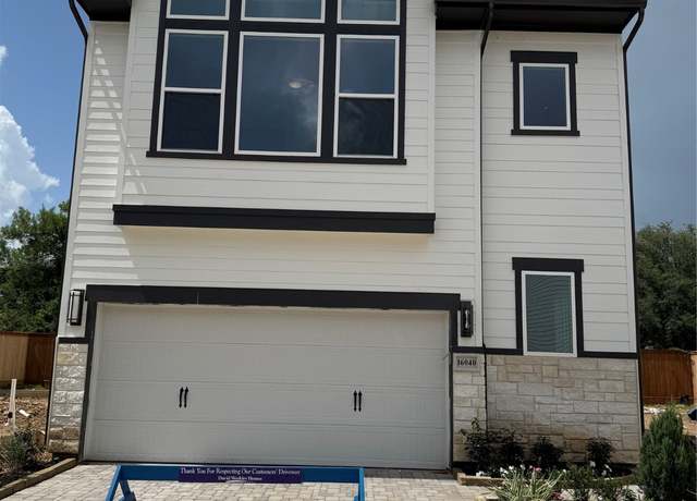 Property at 16040 Mason Run Dr, Houston, TX 77079, 3 beds, 2.5 baths