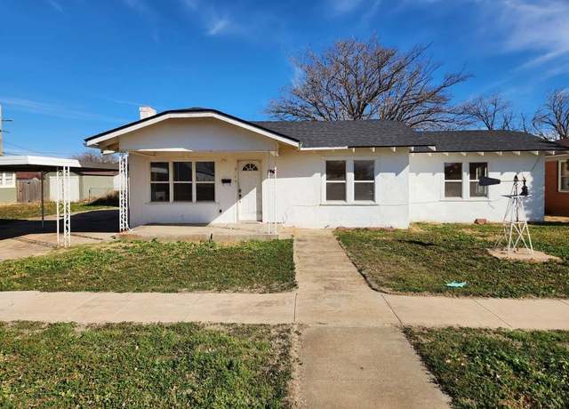 Property at 910 S 11th St, Slaton, TX 79364, 3 beds, 2 baths