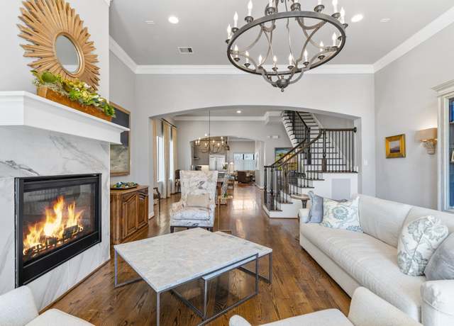 Property at 308 W Saulnier St, Houston, TX 77019, 3 beds, 3.5 baths