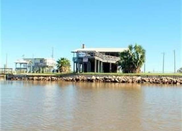 Property at 1134 & 1126 Canal Dr, Surfside Beach, TX 77541, 3 beds, 3.5 baths