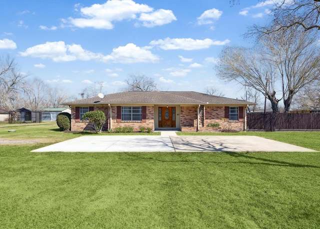 Property at 17019 Mclean Rd, Pearland, TX 77584, 3 beds, 2.5 baths