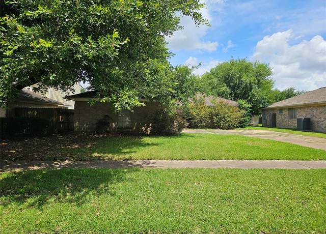 Property at 609 Oak Harbor Dr, Houston, TX 77062, 4 beds, 2 baths