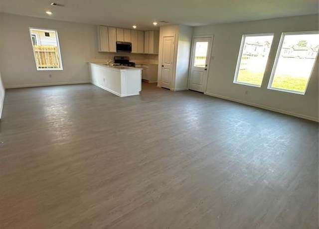 Property at 5012 Gallant St, Bay City, TX 77414, 4 beds, 2.5 baths