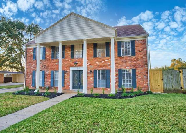 Property at 102 Rose Trl, Lake Jackson, TX 77566, 4 beds, 2.5 baths