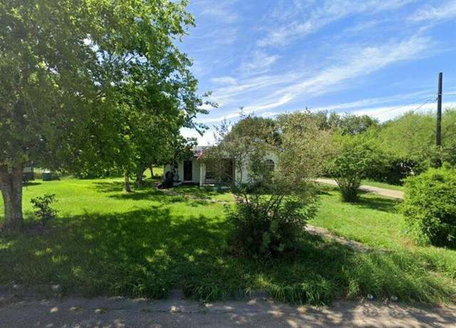 Property at 2004 Pleasant Green Dr, Victoria, TX 77901
