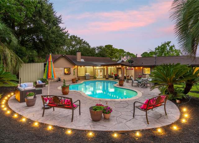 Property at 8220 Wateka Cir, Houston, TX 77074, 4 beds, 3 baths