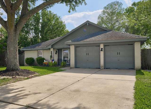 Property at 2930 Bentley Ct, Pearland, TX 77584, 3 beds, 2 baths