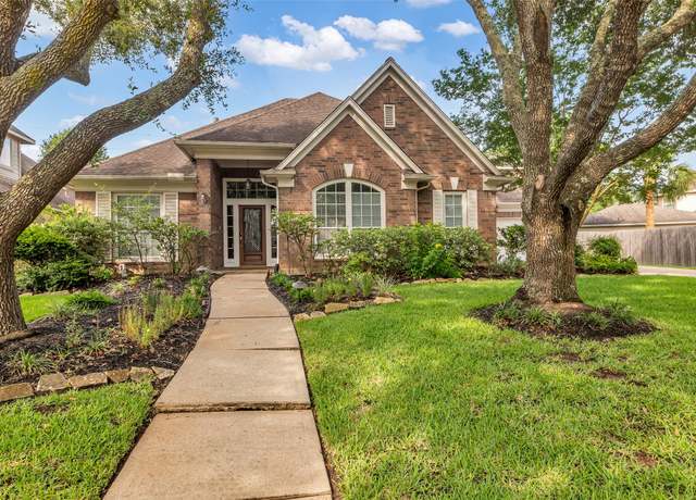 Property at 1930 Crisfield Dr, Sugar Land, TX 77479, 5 beds, 4 baths