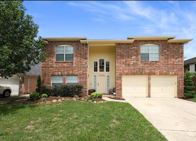 Property at 18222 Winding Timbers Ln, Humble, TX 77346, 4 beds, 2.5 baths