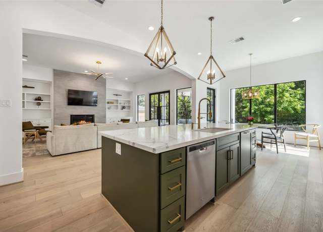 Property at 1913 Ebony Ln, Houston, TX 77018, 4 beds, 3.5 baths