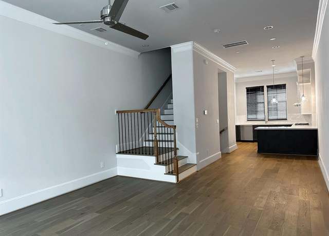 Property at 809 Bringhurst St, Houston, TX 77020, 2 beds, 2.5 baths