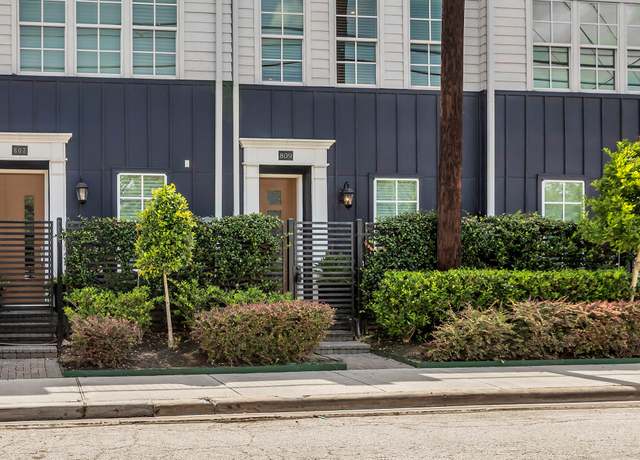 Property at 809 Bringhurst St, Houston, TX 77020, 2 beds, 2.5 baths
