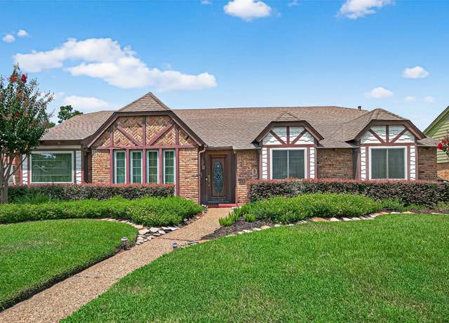 Property at 1130 Cottage Oak Ln, Houston, TX 77091, 4 beds, 2.5 baths