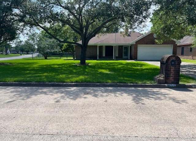 Property at 3890 Larkspur St, Alvin, TX 77511, 3 beds, 2 baths