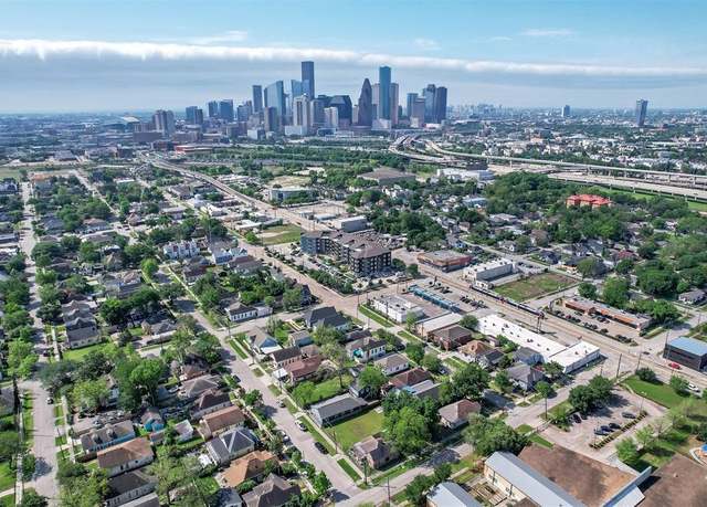 Property at 2119 Everett St, Houston, TX 77009
