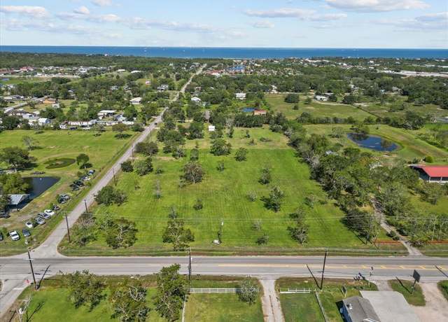 Property at 939 28th St, Dickinson, TX 77539