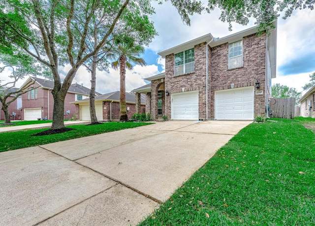 Property at 5732 Montclair Hill Ln, Rosharon, TX 77583, 3 beds, 3.5 baths