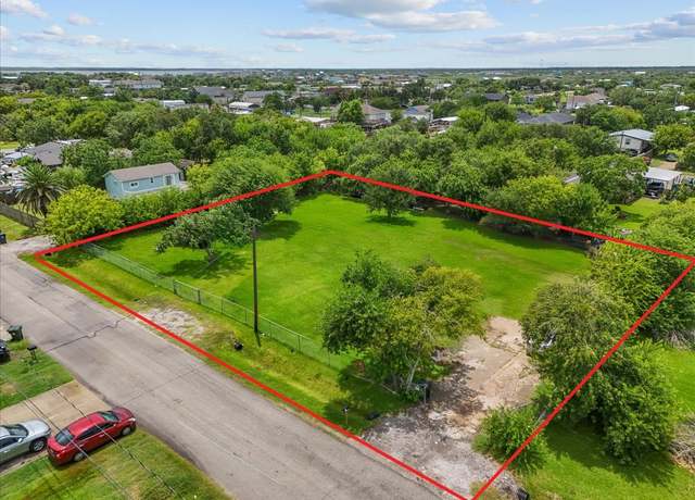 Property at 524 12th St, San Leon, TX 77539