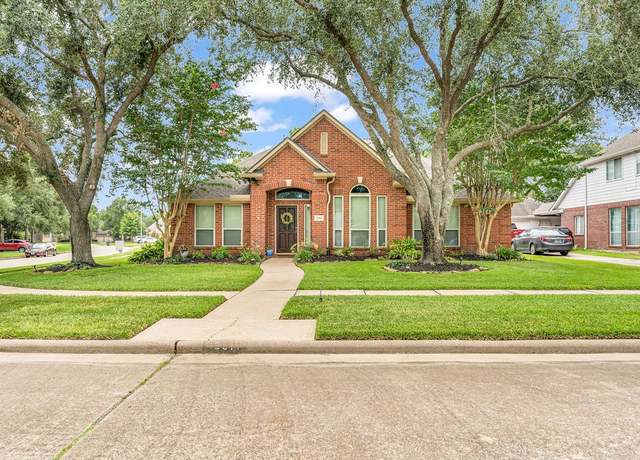 Property at 15811 Red Hill Trl, Houston, TX 77095, 3 beds, 2.5 baths
