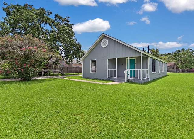 Property at 2131 6th Ave N, Texas City, TX 77590, 3 beds, 1 bath
