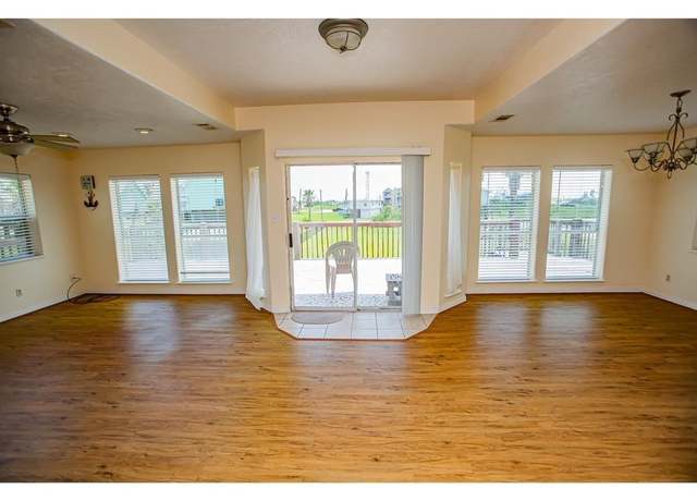 Property at 419 Thunder Rd, Surfside Beach, TX 77541, 2 beds, 2 baths
