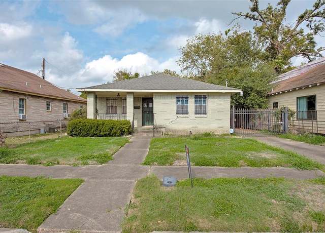 Property at 2603 Noble St, Houston, TX 77026, 3 beds, 1 bath