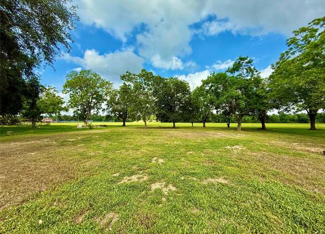 Property at 7912 Melody Ln, Dickinson, TX 77539