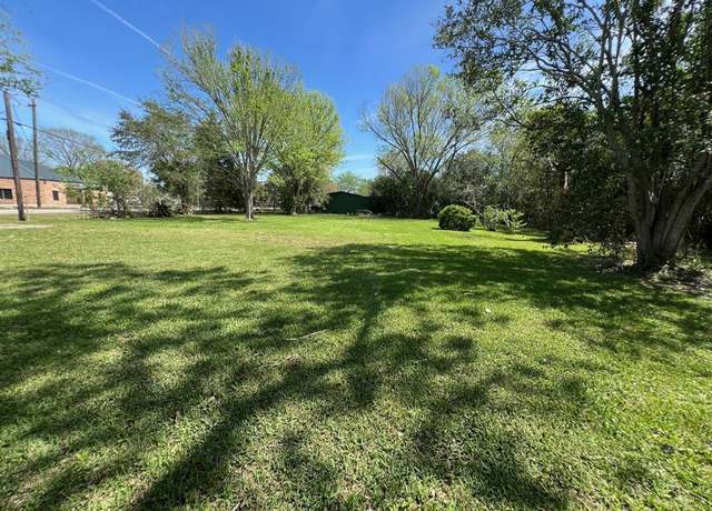 Property at 3414 E Walnut St, Pearland, TX 77581