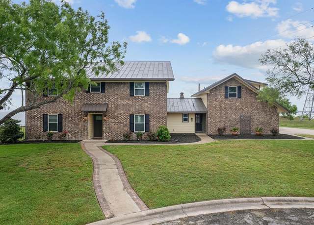 Property at 8 Las Brisas Pl, Port Lavaca, TX 77979, 4 beds, 2.5 baths
