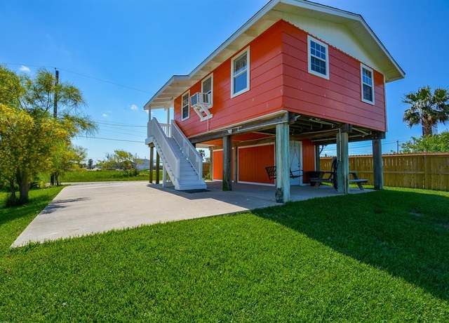 Property at 7120 E Hunter Dr, Hitchcock, TX 77563, 2 beds, 1 bath