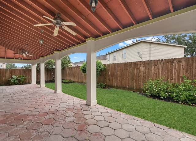 Property at 21310 Sage Flower Ct, Humble, TX 77338, 4 beds, 2.5 baths