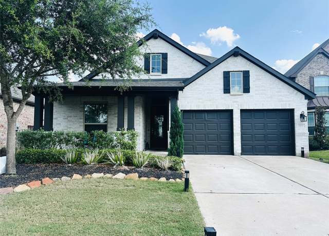 Property at 30707 Thicket Ct, Fulshear, TX 77441, 4 beds, 3.5 baths
