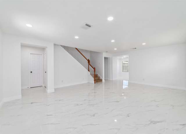 Property at 13106 Crescent Manor Ln, Houston, TX 77072, 4 beds, 2.5 baths