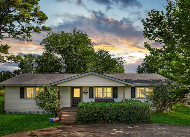 Property at 13312 4th St, Santa Fe, TX 77510, 3 beds, 2 baths